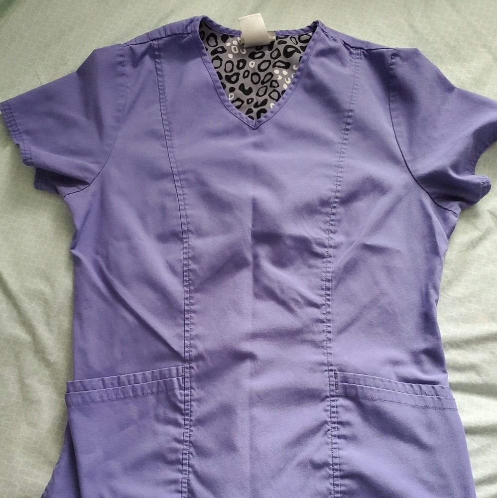 Scrub star small top